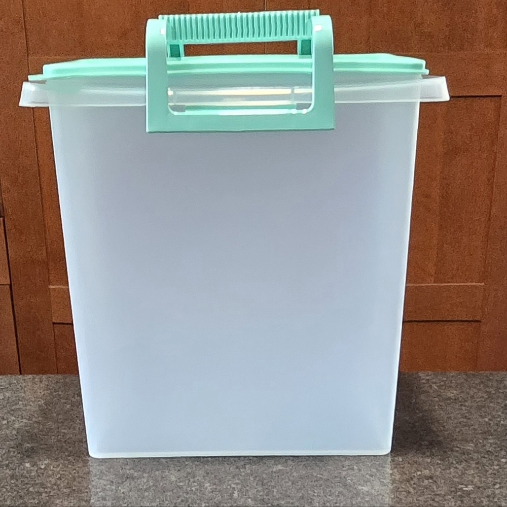 Tupperware Large Carryall